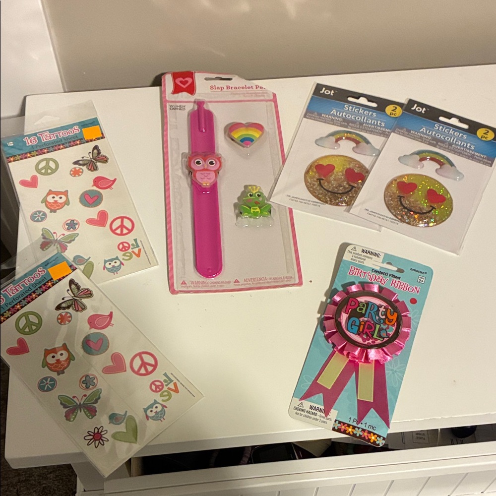 Amscan Pink Owl Slap Bracelet with Green Frog Charm